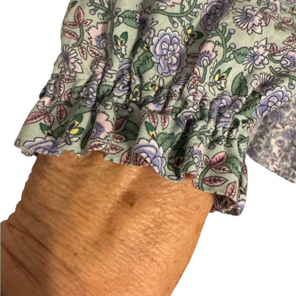 ANN TAYLOR LOFT Pretty  Floral Top    LARGE   #2 - Picture 5 of 7